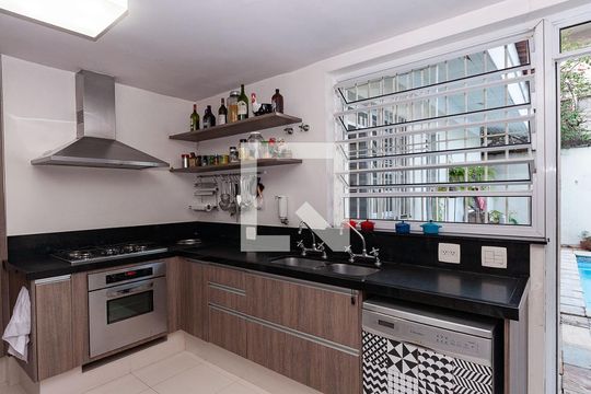 Cozinha Americana de casa à venda com 4 quartos, 290m² em Vila Romana, São Paulo