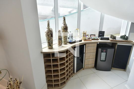 Sala 1 de casa de condomínio à venda com 4 quartos, 311m² em Saint Helene, Campinas