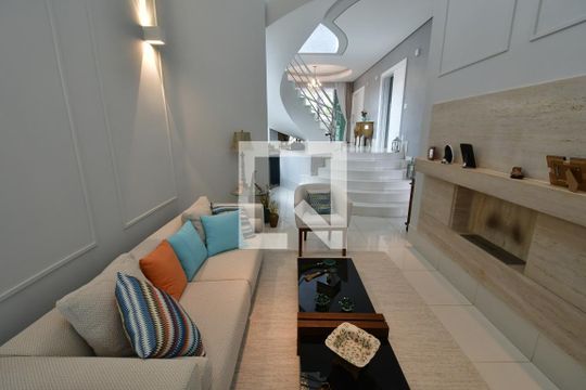 Sala 1 de casa de condomínio à venda com 4 quartos, 311m² em Saint Helene, Campinas