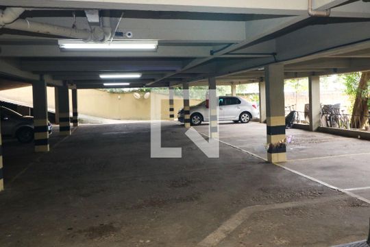 Garagem de apartamento à venda com 1 quarto, 49m² em Santa Tereza, Porto Alegre