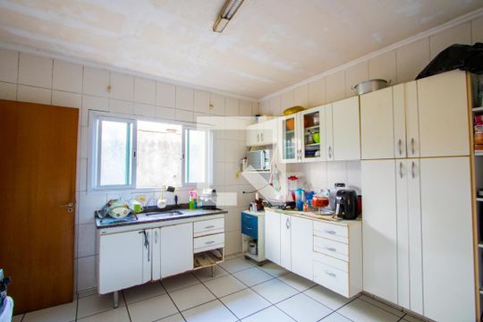 Cozinha de casa à venda com 3 quartos, 300m² em Parque Sao Vicente, Santo André