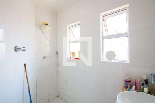Banheiro do quarto 1 de casa à venda com 3 quartos, 300m² em Parque Sao Vicente, Santo André