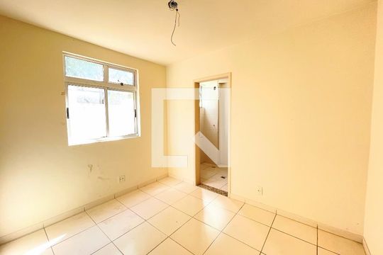 Quarto de apartamento à venda com 2 quartos, 54m² em João Pinheiro, Belo Horizonte
