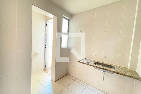 Cozinha  de apartamento à venda com 2 quartos, 54m² em João Pinheiro, Belo Horizonte