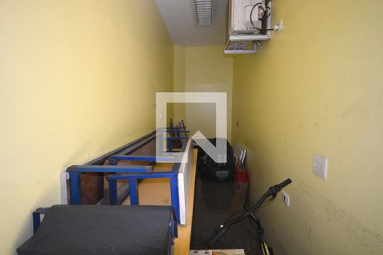 Garagem de casa à venda com 3 quartos, 400m² em Jardim Santa Cruz (campo Grande), São Paulo