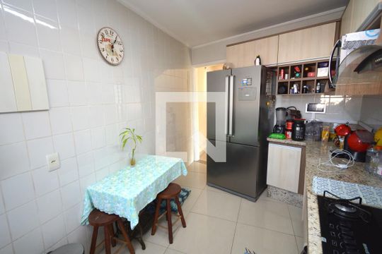 Cozinha de casa à venda com 3 quartos, 400m² em Jardim Santa Cruz (campo Grande), São Paulo
