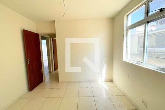 Quarto de apartamento à venda com 2 quartos, 64m² em João Pinheiro, Belo Horizonte