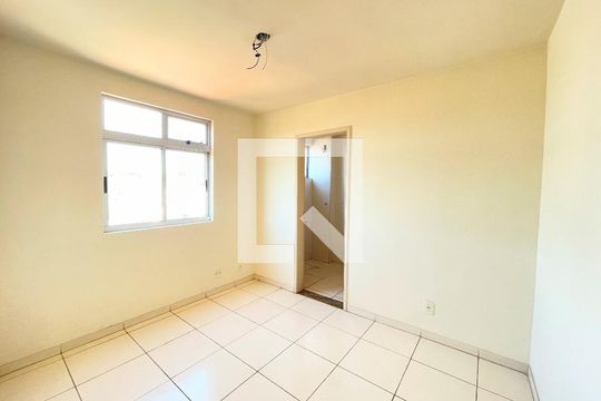 Suíte de apartamento à venda com 2 quartos, 64m² em João Pinheiro, Belo Horizonte