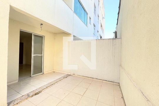 Área Privativa área livre de apartamento à venda com 2 quartos, 64m² em João Pinheiro, Belo Horizonte