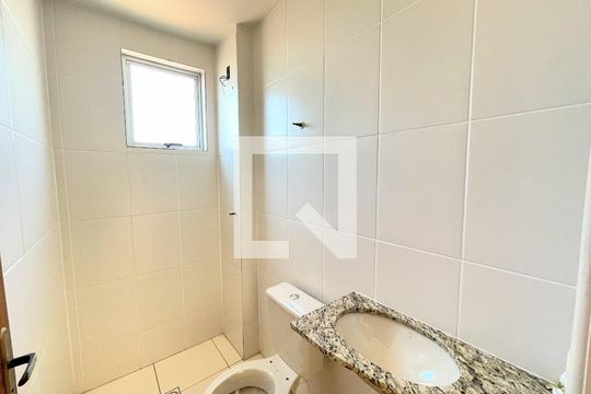 Banheiro social de apartamento à venda com 2 quartos, 108m² em João Pinheiro, Belo Horizonte