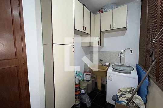 Área de Serviço de casa para alugar com 3 quartos, 400m² em Marechal Hermes, Rio de Janeiro