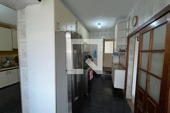 Cozinha de casa para alugar com 3 quartos, 400m² em Marechal Hermes, Rio de Janeiro
