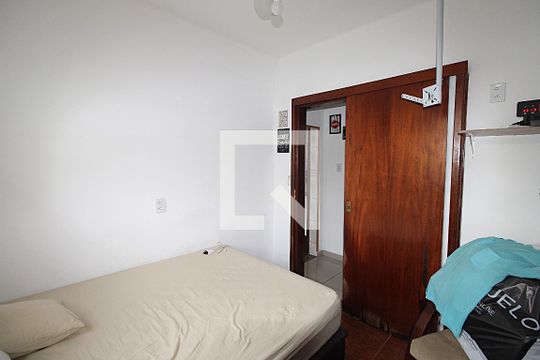 Quarto de casa para alugar com 3 quartos, 400m² em Marechal Hermes, Rio de Janeiro