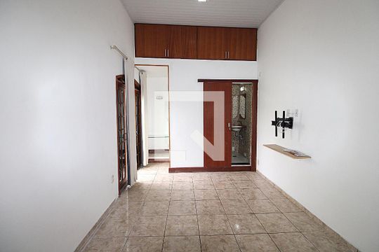 Suite 2 de casa para alugar com 3 quartos, 400m² em Marechal Hermes, Rio de Janeiro