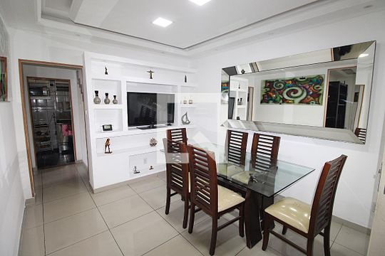 Casa para alugar com 3 quartos, 400m² em Marechal Hermes, Rio de Janeiro