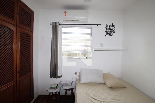 Quarto de casa para alugar com 3 quartos, 400m² em Marechal Hermes, Rio de Janeiro