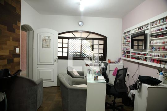 Casa à venda com 5 quartos, 300m² em Jardim Andrea Demarchi, São Bernardo do Campo