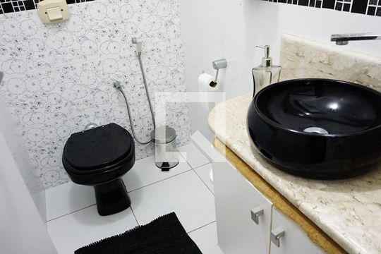Lavabo de casa de condomínio à venda com 3 quartos, 150m² em Anil, Rio de Janeiro