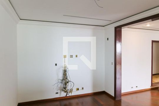 Sala de TV de apartamento para alugar com 4 quartos, 400m² em Vila Suzana, São Paulo