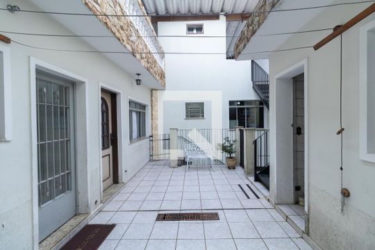 Quintal de casa à venda com 2 quartos, 230m² em Vila Dalila, São Paulo