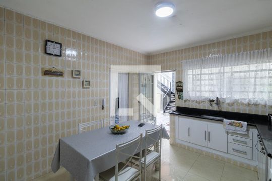 Cozinha de casa à venda com 2 quartos, 230m² em Vila Dalila, São Paulo