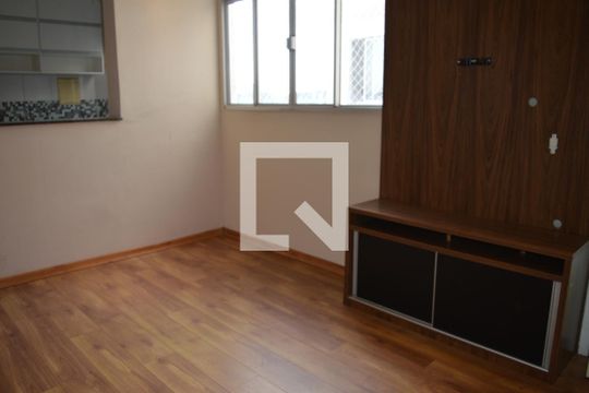 Sala de apartamento à venda com 2 quartos, 46m² em Bom Jesus, Contagem