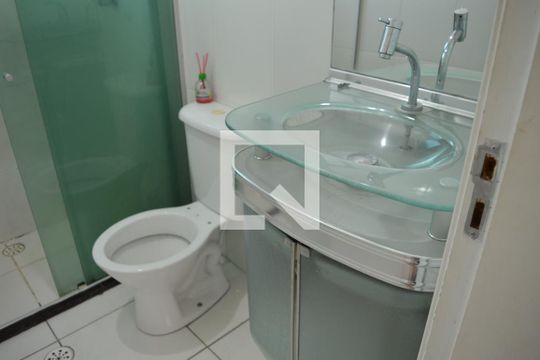 Banheiro de apartamento à venda com 2 quartos, 46m² em Bom Jesus, Contagem