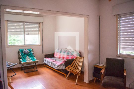 Casa à venda com 2 quartos, 407m² em Ipanema, Porto Alegre