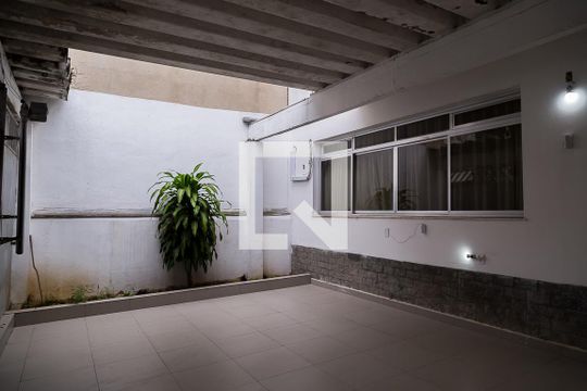 Garagem de casa à venda com 4 quartos, 180m² em Vila Santa Catarina, São Paulo