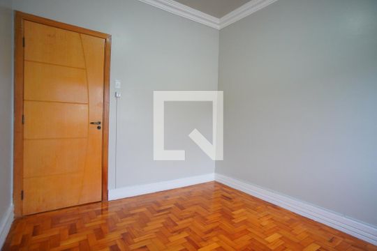 Quarto 2 de apartamento para alugar com 2 quartos, 67m² em Passo da Areia, Porto Alegre