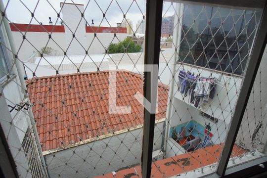 Sala - Vista de apartamento para alugar com 2 quartos, 67m² em Passo da Areia, Porto Alegre
