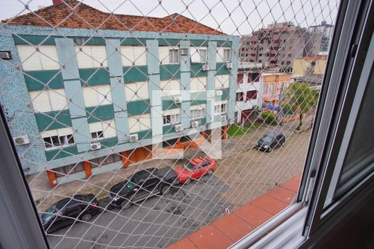 Quarto 2 - Vista de apartamento para alugar com 2 quartos, 67m² em Passo da Areia, Porto Alegre