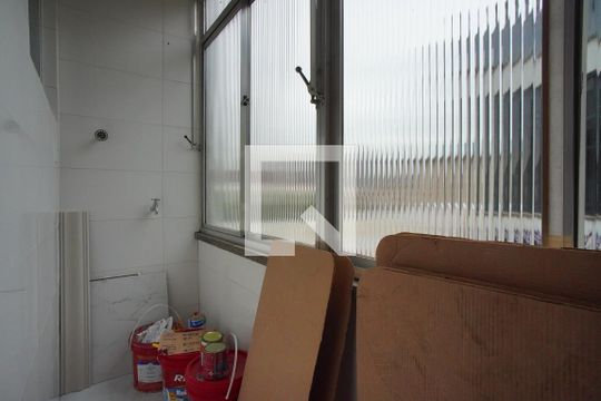 Área de Serviço de apartamento à venda com 2 quartos, 67m² em Passo da Areia, Porto Alegre