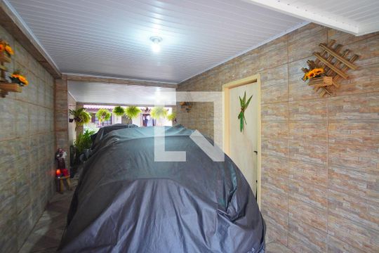 Garagem de casa à venda com 2 quartos, 240m² em Sarandi, Porto Alegre