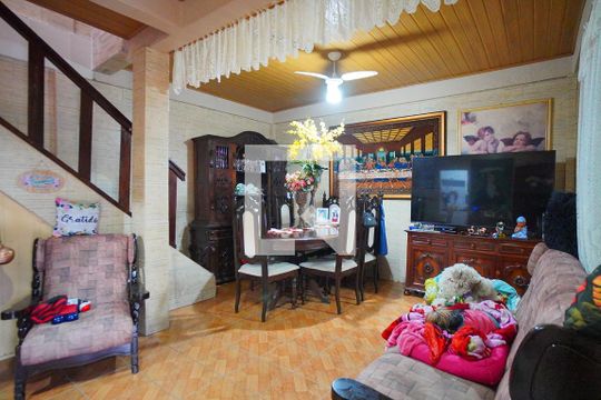 Sala de casa à venda com 2 quartos, 240m² em Sarandi, Porto Alegre
