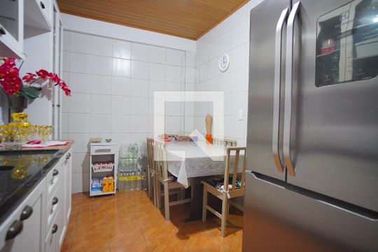 Cozinha de casa à venda com 2 quartos, 240m² em Sarandi, Porto Alegre