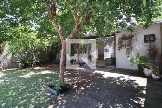 Quintal de casa à venda com 3 quartos, 310m² em São José, Canoas