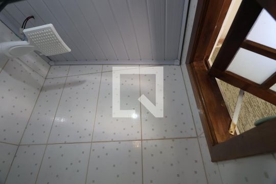 Banheiro de serviço de casa para alugar com 3 quartos, 310m² em São José, Canoas