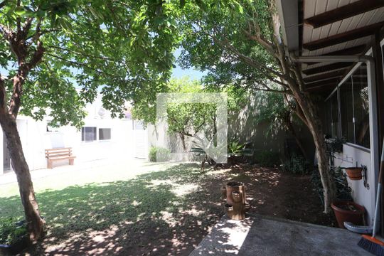 Quintal de casa à venda com 3 quartos, 310m² em São José, Canoas