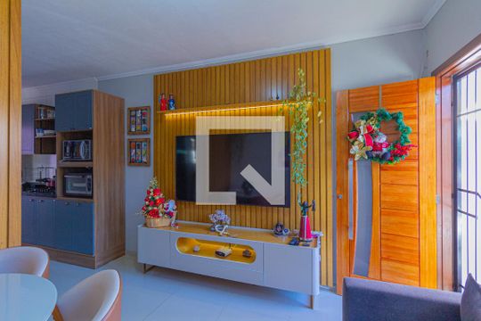 Sala de casa à venda com 2 quartos, 58m² em Harmonia, Canoas