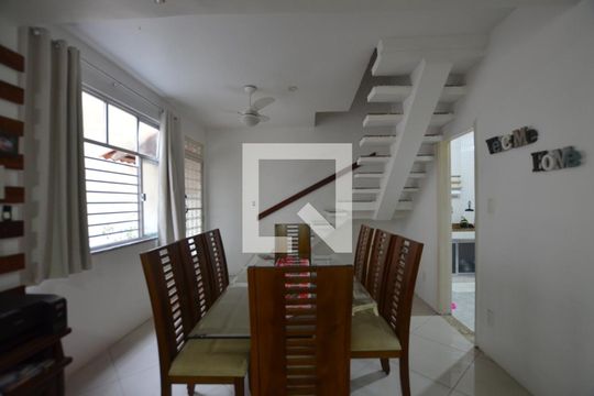 Sala de casa à venda com 3 quartos, 160m² em Vila Kosmos, Rio de Janeiro
