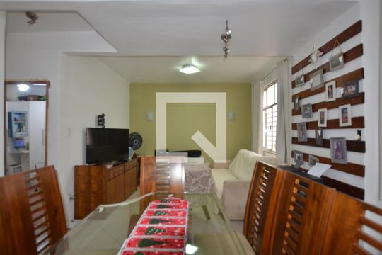 Casa à venda com 3 quartos, 160m² em Vila Kosmos, Rio de Janeiro