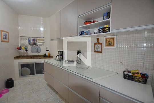 Cozinha de casa à venda com 3 quartos, 160m² em Vila Kosmos, Rio de Janeiro