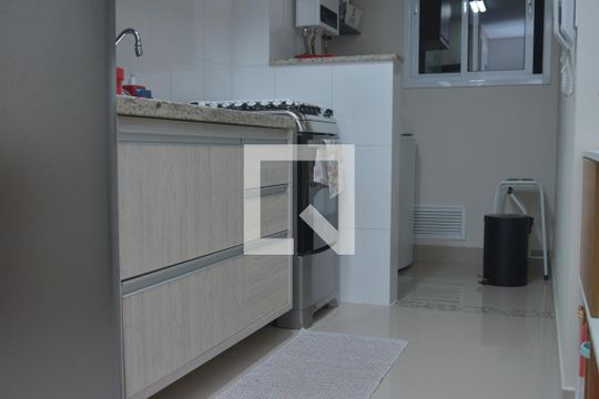 Cozinha - Armários de apartamento para alugar com 2 quartos, 56m² em Vila Floresta, Santo André