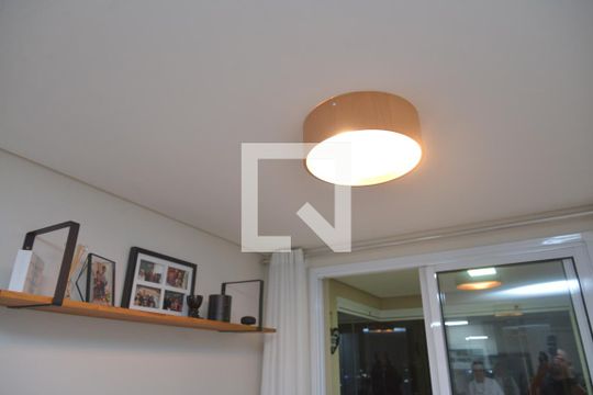Detalhe Sala de apartamento para alugar com 2 quartos, 56m² em Vila Floresta, Santo André