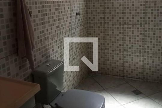 Banheiro de casa à venda com 4 quartos, 160m² em Tropical, Contagem