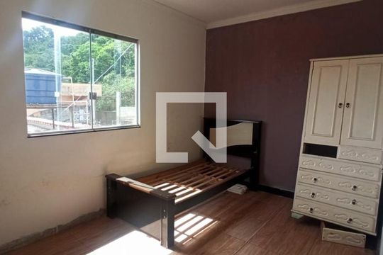 Quarto de casa à venda com 4 quartos, 160m² em Tropical, Contagem
