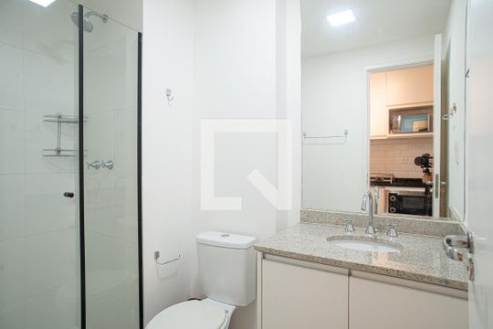 Banheiro de kitnet/studio para alugar com 1 quarto, 26m² em Consolação, São Paulo