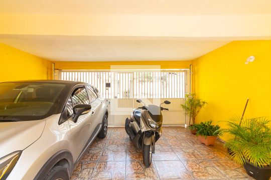 Garagem de casa à venda com 2 quartos, 147m² em Km 18, Osasco