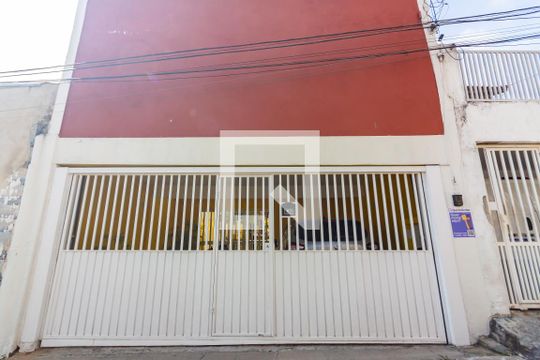 Fachada de casa à venda com 2 quartos, 147m² em Km 18, Osasco